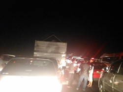 Macet Parah Jelang Pintu Tol Brebes Timur, Pengemudi Pilih Keluar Mobil