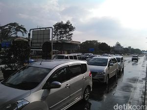 Arus Lalu Lintas Keluar Tol Pasteur Lancar Jaya