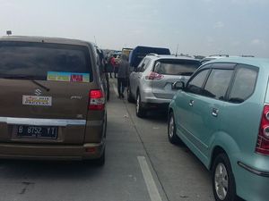 Macet Parah, Tol Pejagan sampai Brebes Timur Ditempuh 12 Jam