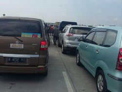 Macet Parah, Tol Pejagan sampai Brebes Timur Ditempuh 12 Jam