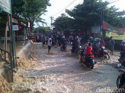 Sungai Meluap, Perkampungan Sawah Besar Semarang Dilanda Banjir Berarus