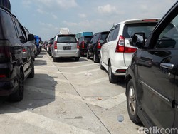 Menuju Brexit Lumpuh, Ini Penampakan Kendaraan yang Mengular