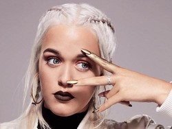 The Nex Big Thing: Lottie Tomlinson, Adik Louis 1D yang Kini Mulai Jadi Model