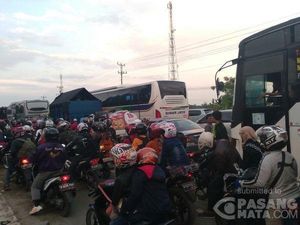 Dipenuhi Pemudik Motor, Bulakamba Brebes Arah Tegal Macet Total