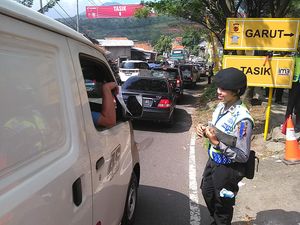 Pemudik Padati Nagreg, Kendaraan Merayap Kecepatan 5-10 Km/jam