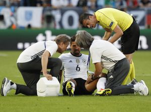 Khedira Dipastikan Absen di Semifinal