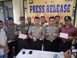 Polsek Tebet Ringkus 3 Pengedar Sabu