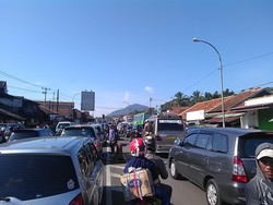 Jalur Nagreg Masih Padat Merayap