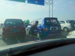 Warga Belikan Bensin untuk Pemudik di Brexit, Tarifnya Rp 14 Ribu/Liter