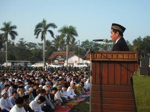 Furqon, Penyandang Tunanetra yang Aktif Berdakwah di Jalan Islam