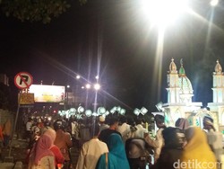 Pesta Kembang Api dan Pawai Bedug Meriahkan Malam Takbiran di Lombok