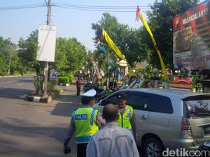 Ada Ledakan, Akses Jalan Menuju Mapolresta Surakarta Ditutup Ada Ledakan, Akses Jalan Menuju Mapolresta Surakarta Ditutup