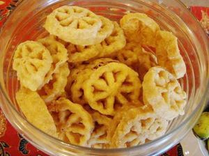 Kembang Goyang dan Kuping Gajah yang Renyah untuk Sajian Lebaran (1)