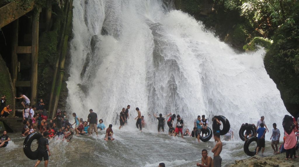 Libur Lebaran yang Segar di Bantimurung Libur Lebaran yang Segar di Bantimurung