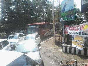 Masih Macet, Kecepatan Kendaraan dari Brebes ke Tegal Hanya 10-20 Km/Jam