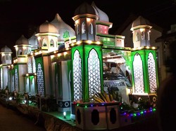 Meriahnya Malam Takbiran di Jepara, Ada Pawai Mobil Hias Berbentuk Masjid