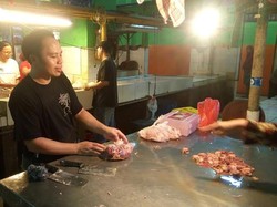 Meski Dijual Rp 37.000/Kg, Ayam Ludes dalam 6 Jam di Pasar Ini