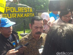 Cerita Wali Kota Solo yang Satu Pesawat Kelas Ekonomi dengan Gibran Jokowi Cerita Wali Kota Solo yang Satu Pesawat Kelas Ekonomi dengan Gibran Jokowi