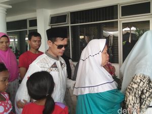 Cerita Penjual Kerupuk Tunanetra yang Selalu Hadiri Open House RI-1