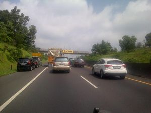 Lebaran, Pemudik Lokal Padati Tol Purbaleunyi