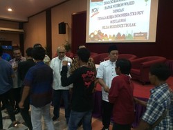 Dialog dengan TKI Pekerja Sawit, Nusron Ingatkan Peraturan Malaysia Ditaati