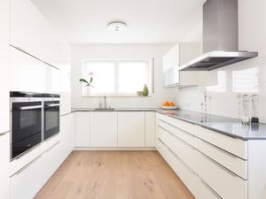 Harga Rumah Turun Karena Dapur Berwarna Putih