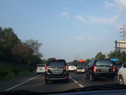 Tol Jagorawi dan Cikampek Masih Padat Merayap