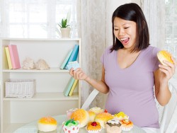 Ini Alasan Bumil Harus Kontrol Asupan Makanan Manis Saat Hamil