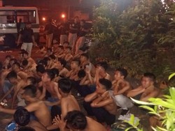 Pemuda Tawuran karena Saling Ejek Saat Takbir Keliling, Mobil Mercy Jadi Korban