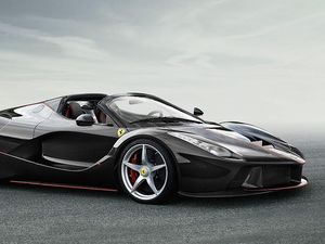 Ferrari Boyong LaFerrari Aperta ke Indonesia Ferrari Boyong LaFerrari Aperta ke Indonesia