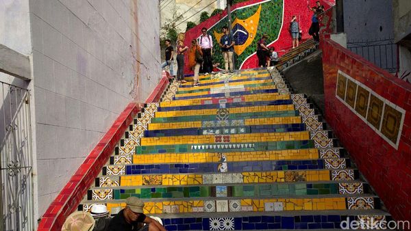 Nyentrik & Warna-warni, Ini Tangga Selaron di Rio de Janeiro