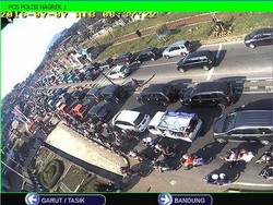 Macet di Jalur Selatan Jabar: Antrean 7 Km di GT Cileunyi, Stuck di Nagreg