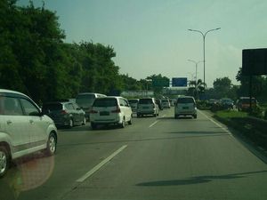 Cikampek Padat: Buka Tutup Berlaku dan Dialihkan ke Kalimalang