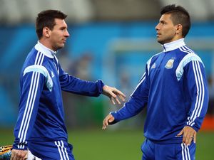 Begini Solidernya Aguero pada Messi