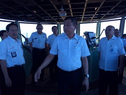 Jonan Semangati Petugas ATC Bandara Soekarno-Hatta yang Kerja Saat Lebaran