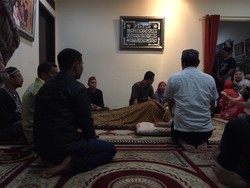 Husni Kamil Meninggal, Ketua DPR dan Sejumlah Menteri Melayat ke Rumah Duka