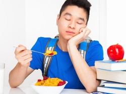 Ini Sebabnya Setelah Makan Banyak Kita Jadi Ngantuk