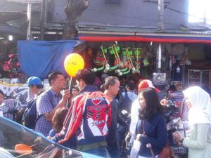 Di Pasar Gembrong Jual Gasing Hingga Drone Dilengkapi Kamera