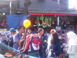 Di Pasar Gembrong Jual Gasing Hingga Drone Dilengkapi Kamera