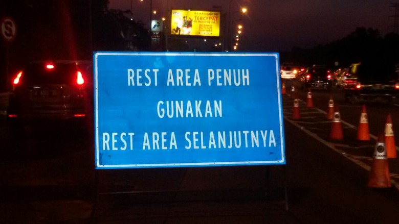 Ini Penyebab Tol Cikampek arah Jakarta Alami Kepadatan 