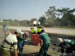 Perbaikan Jalan KM 103 Tol Cipali Sisakan 1 Lajur, Waspada Macet ke Jakarta