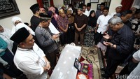 Bacaan Yasin dan Tahlil yang Dibaca saat Doakan Orang Meninggal