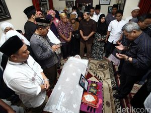Bacaan Yasin dan Tahlil yang Dibaca saat Doakan Orang Meninggal