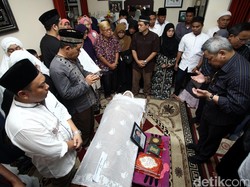 Bacaan Yasin dan Tahlil yang Dibaca saat Doakan Orang Meninggal