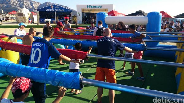 Warna-warni Fan Zone di Marseille