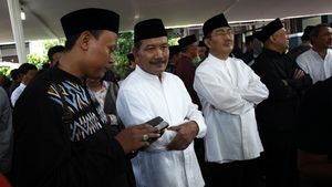 Sejumlah Tokoh Melayat Husni Kamil Manik