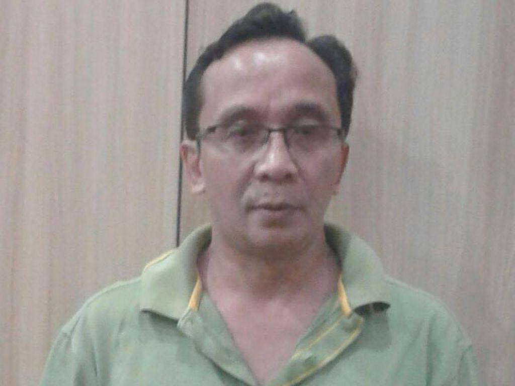 Polda Metro: Penipu Calon PNS Catut Nama Menpan Azwar Abubakar Polda Metro: Penipu Calon PNS Catut Nama Menpan Azwar Abubakar