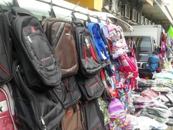 Penjualan Tas Sekolah Mulai Ramai, Dijual Grosir dan Satuan