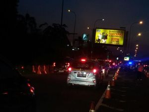 Lalin Padat, Rest Ares KM 39 Tol Jakarta-Cikampek Buka Tutup Lalin Padat, Rest Ares KM 39 Tol Jakarta-Cikampek Buka Tutup