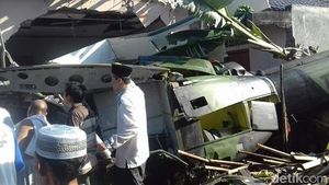 Heli TNI AD Jatuh Timpa Rumah Warga di Kalasan